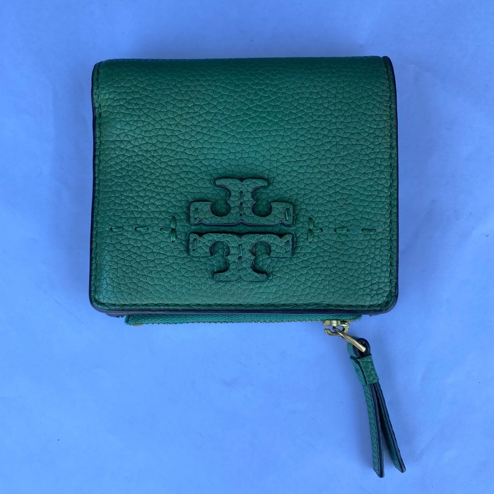 Sage green Tory Burch green wallet
